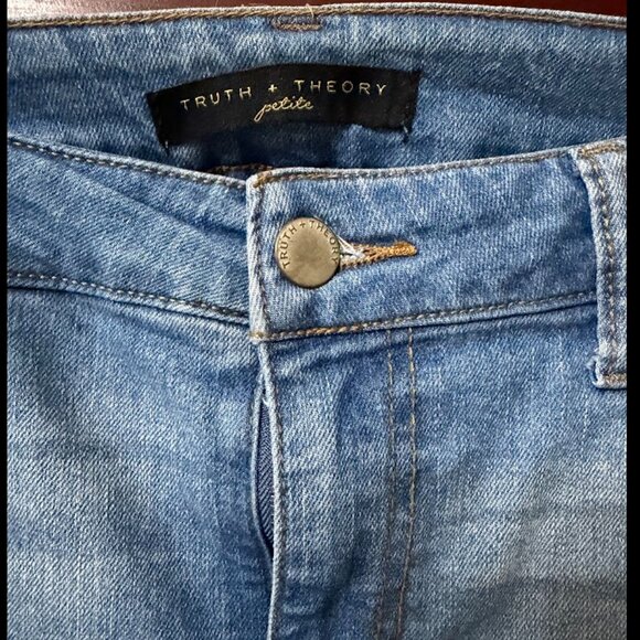 Truth + Theory Petite Light Wash Distressed Skinny Jeans Size 10P - Picture 5 of 6